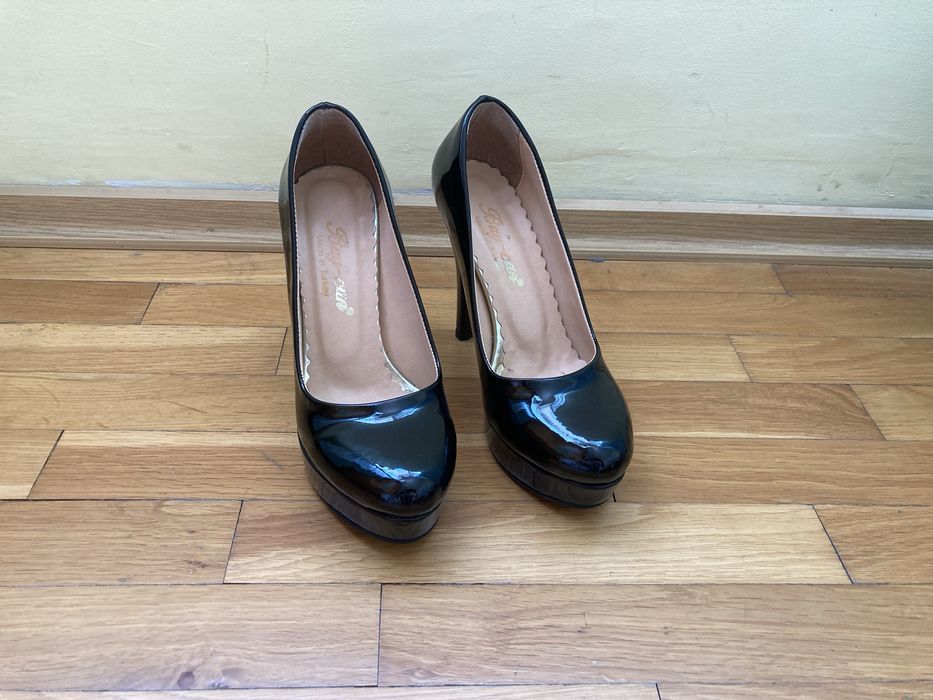 Обувки на ток 35 номер