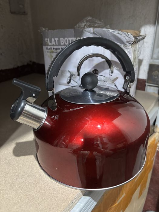 Чайник 1,5 литра.