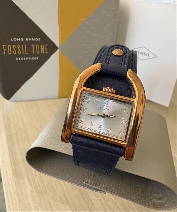 Елегантен дамски часовник FOSSIL - стил и класа за всеки ден