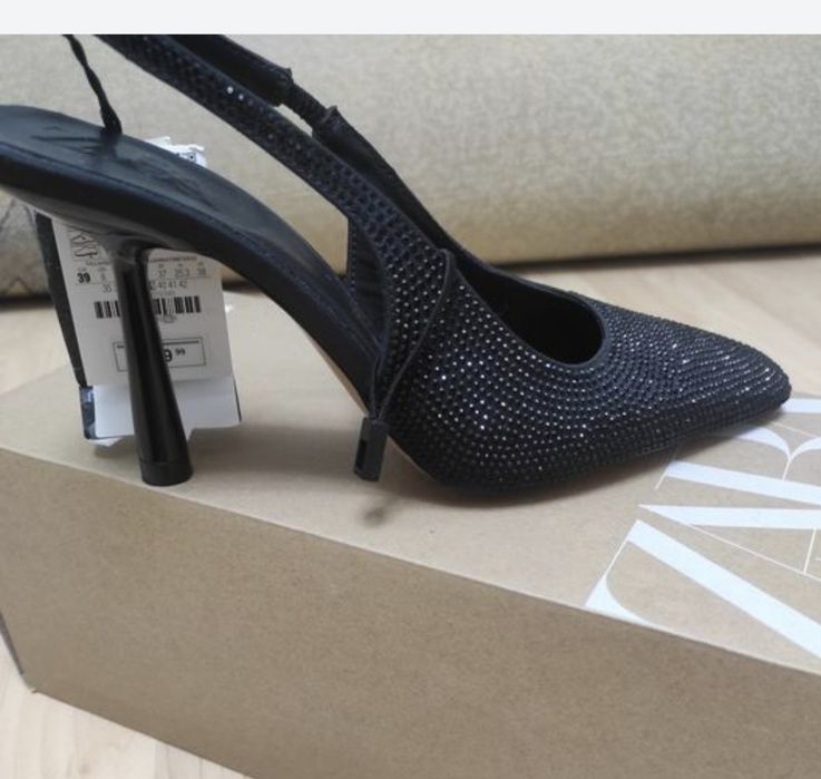 Туфли слингбэки продаются