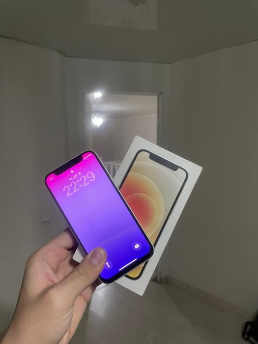 Продается Айфон 12мини 64гб с коробкой !