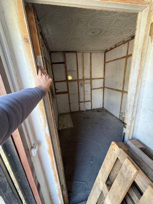 Продам контейнер обшитый утепленный