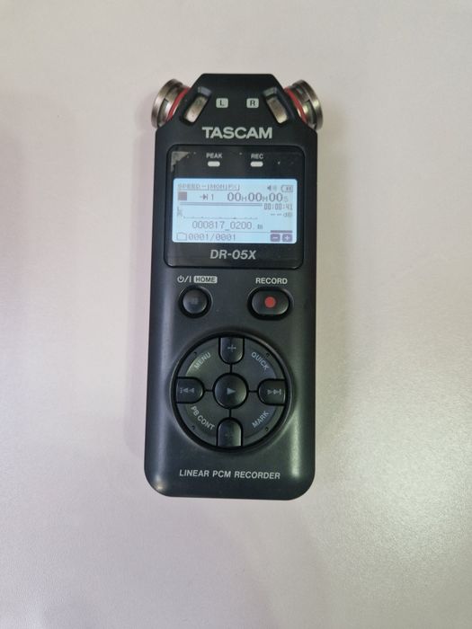 Tascam. DR-05...