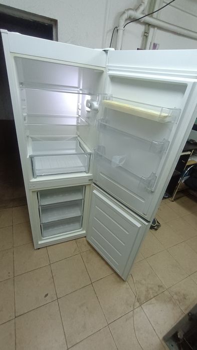 Хладилник с фризер INDESIT