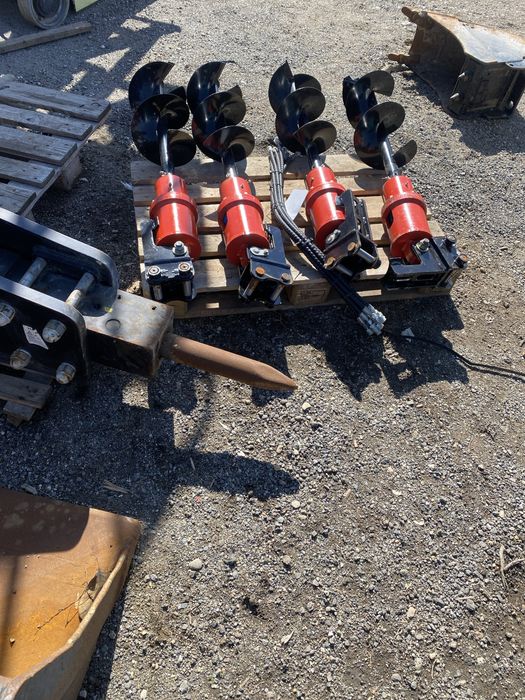 Foreza petru utilaj hidraulica cu burghiu inclus petru miniexcavator