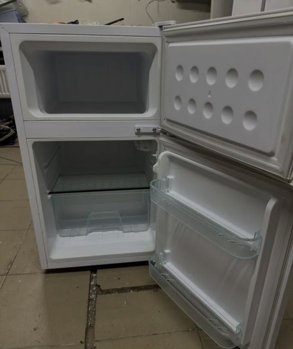 Отдам бесплатно мини холодильник