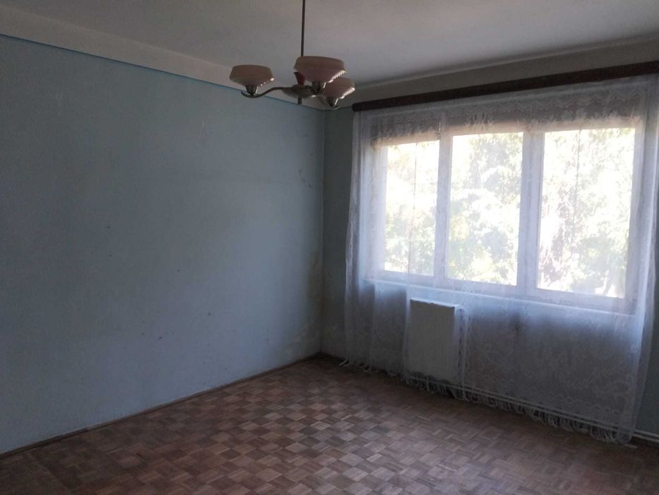Vand apartament 3 camere-  Central