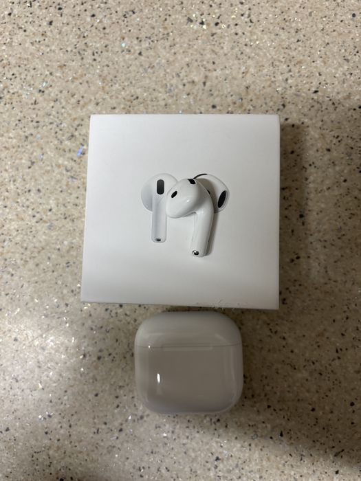 vand airpods 4 fara casca stanga