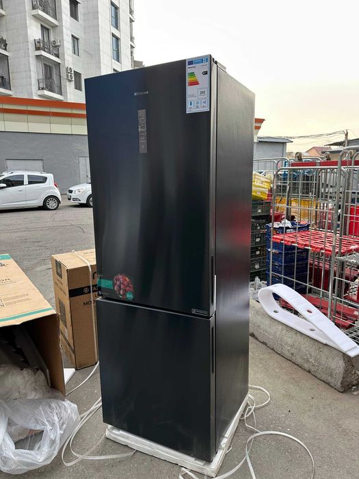 Холодильник Hisense RB645N4WFF 456 л Inverter No Frost