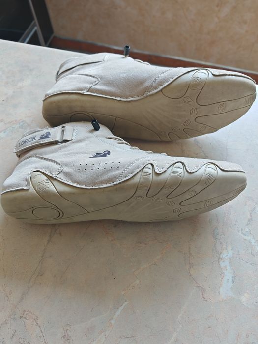 Спортно-елегантни обувки