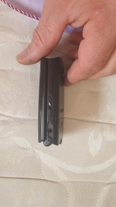 Samsung sgh x160 flip phone 
Funcționează perfect 
Fără alte accesorii