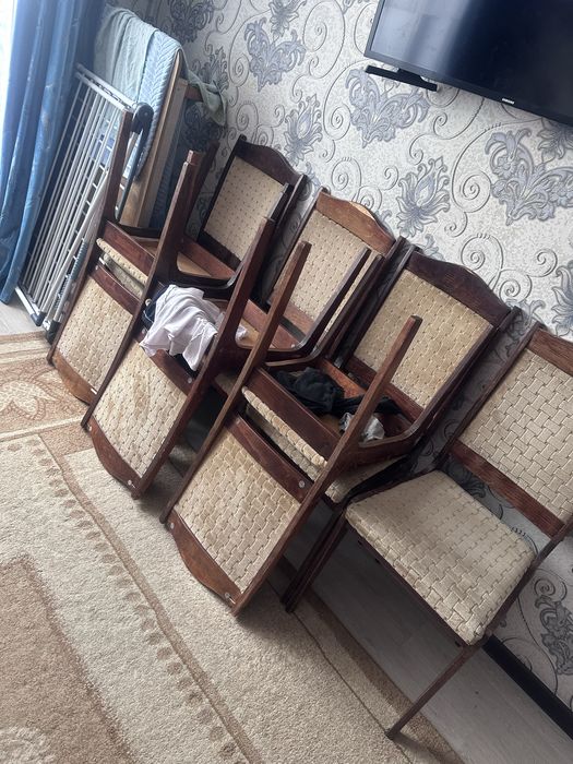 Продам стол дубовый