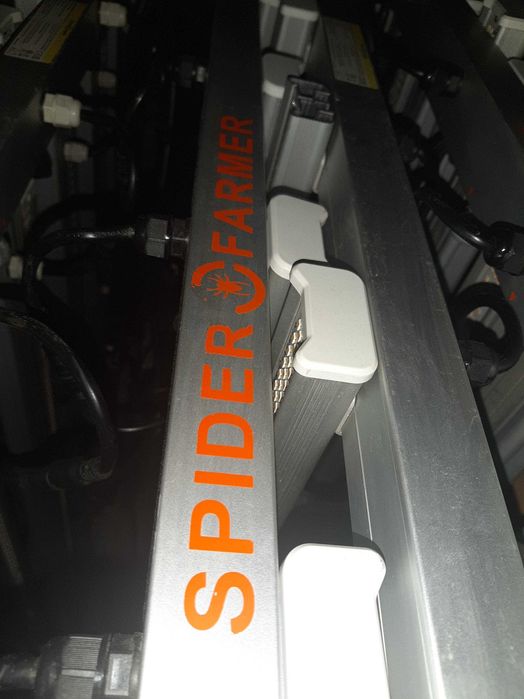 Spider Farmer SE7000 720W 2 75umol/j