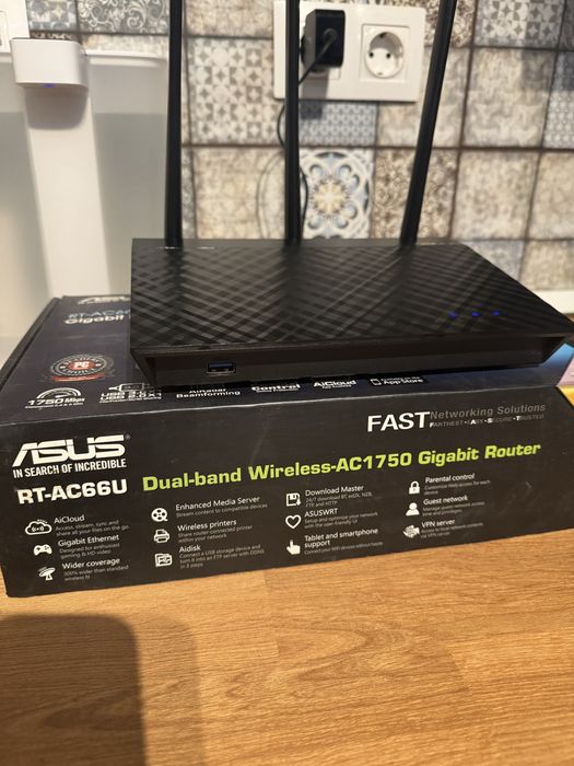 Router ASUS RT-AC66U AC1750 Gigabit – Dual Band – în cutie