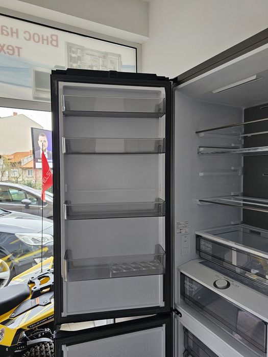 Хладилник с фризер SAMSUNG No Frost