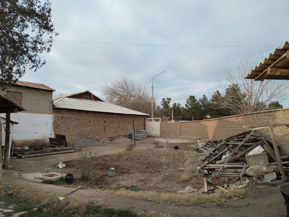 Yer uchastkasi  2 sotik