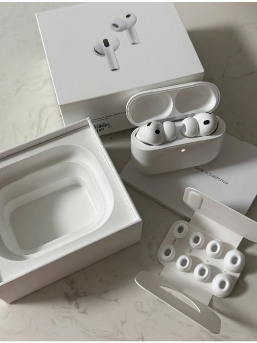AirPods Pro оригинал, совсем новые 100% оригинал