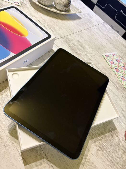 iPad 10 Gen 64GB blue