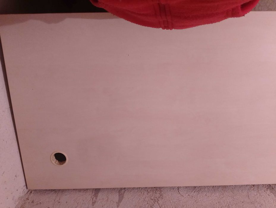 Бюро за офис или за детска стая.