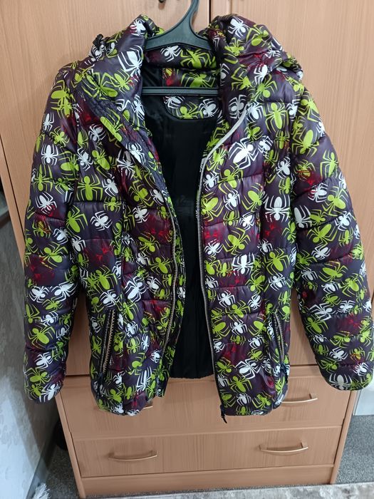 Продам женские куртки