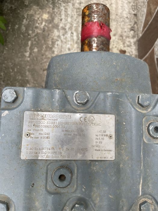 Motoare cu reductor de putere mare pentru forat