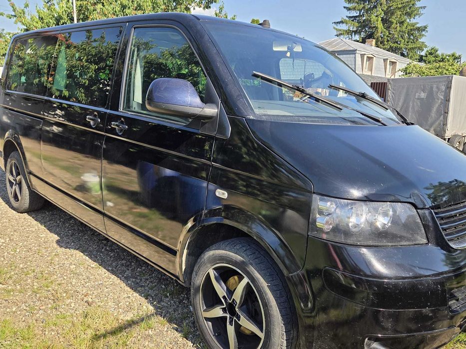 VOLKSWAGEN Caravelle