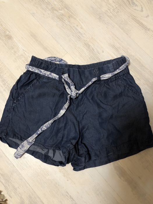 Къси панталонки и дънки - Всичко по 10 лв.