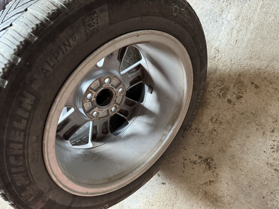 Vand jante Passat B6 cu anvelope de iarnă R16