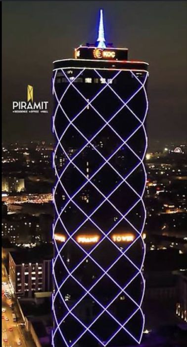 Срочно продаётся в PIRAMIT TOWER 52,6 кв.м коробка на 45- этаже.