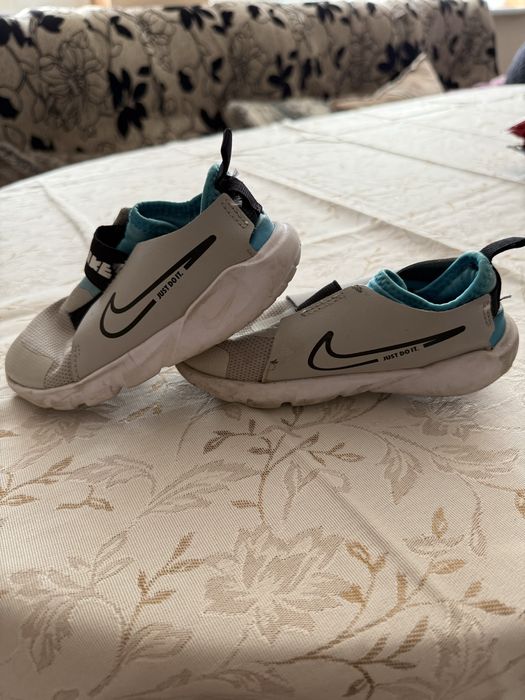 Лот Маратонки nike 28 номер - 3 чифта