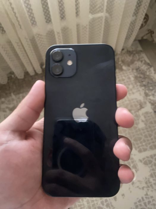 Apple Iphone 12.