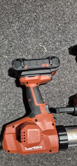 Hilti ,Wurth pistol de silicon pe acumulatori
