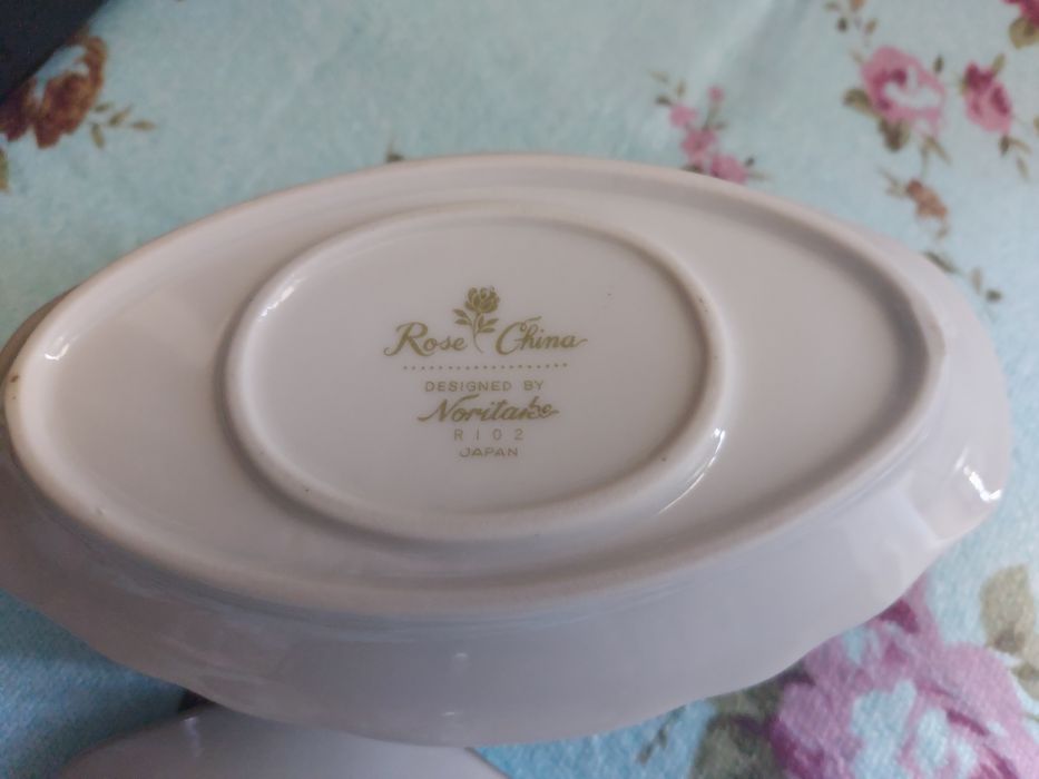 Шикарная посуда . Соусница и хрустальные солонки