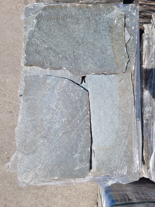 Karisto verde piatra poligonala