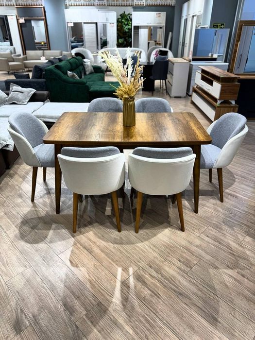 Обеденный стол и стулья по акции