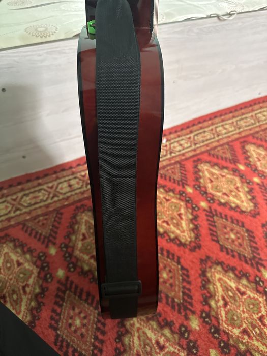 Akustik Gitara 41 dyumli yangi instrumentlarini ham qo’shib beraman