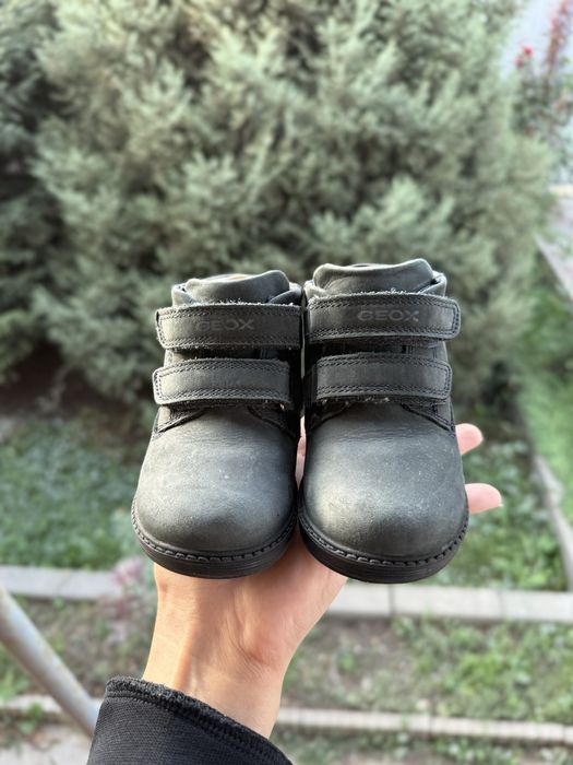 Продам детскую обувь