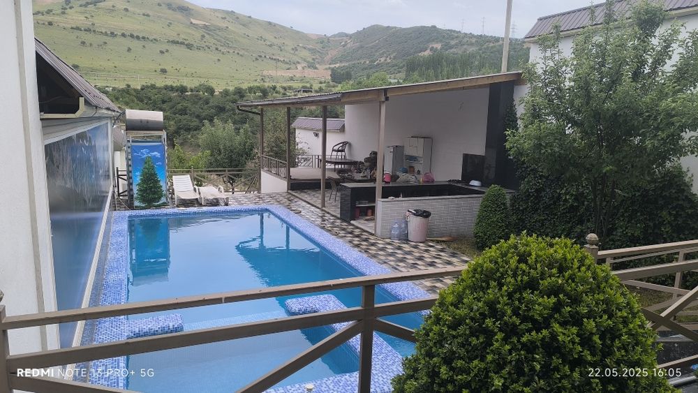 Дача сотилади чимёнда