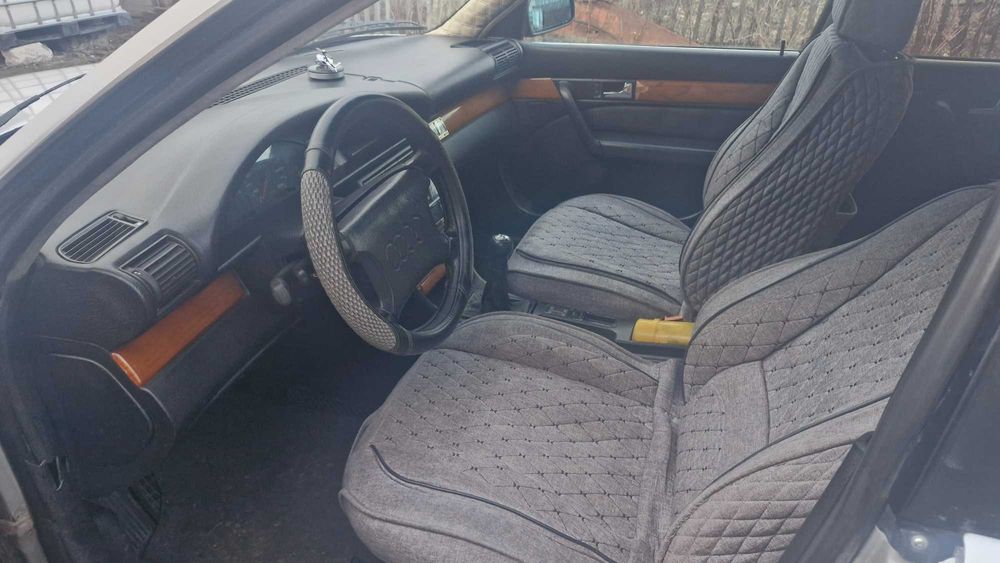 Ауди 100 С4 объём 2,8 1991 года.