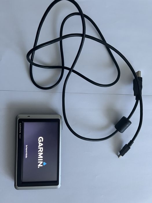 GPS Garmin nüvi 1350 - Ecran 4.3", Subțire și Fiabil