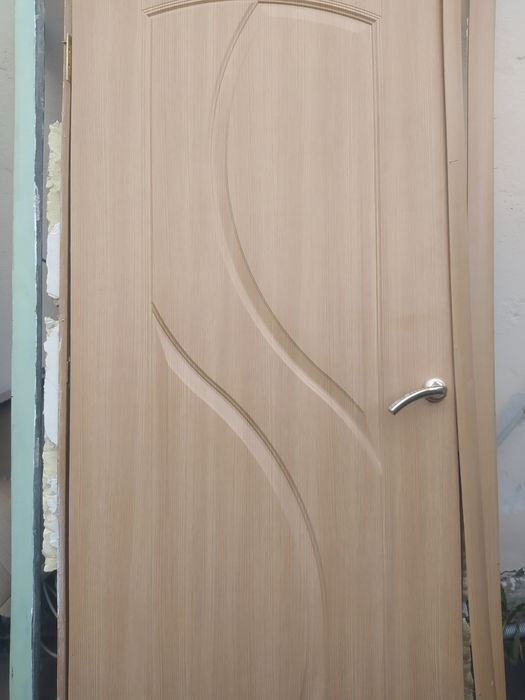Продам межкомнатную дверь