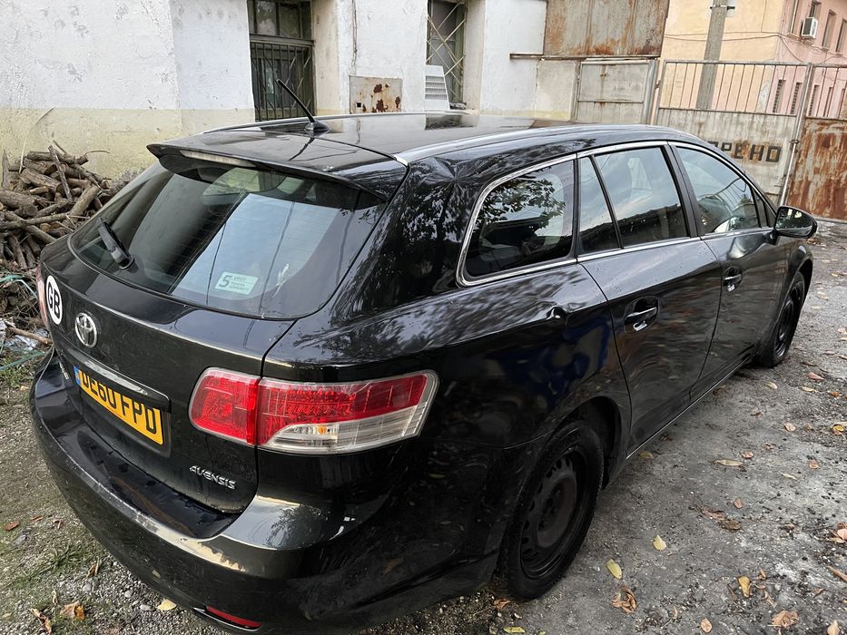 Фарове стопове фар стоп врата Тойота Авенсис Toyota Avensis T27 2010