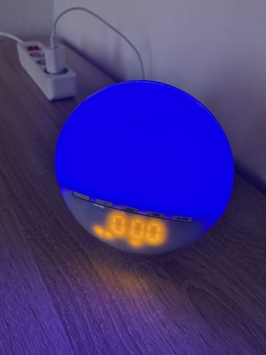 LED лампа, имитираща слънцето/часовник/будилник