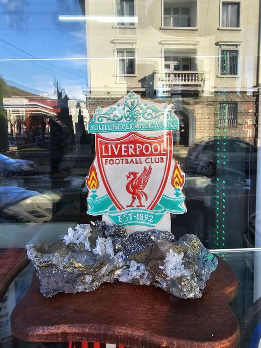 Изработка на футболни емблеми с кристали