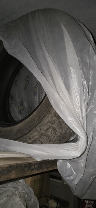 Продам комплект зимней резины  225/60 R16
