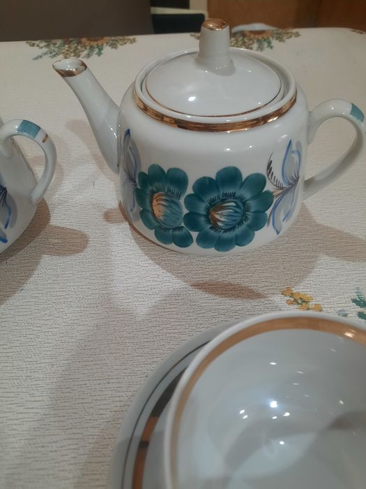 Абсолютно новый, редкий, красивый чайный сервиз на 6 персон (полный).