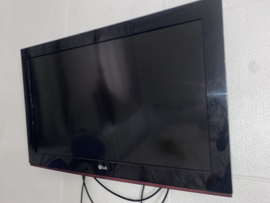 Продам бу LЕD телевизор LG 32 LK 331