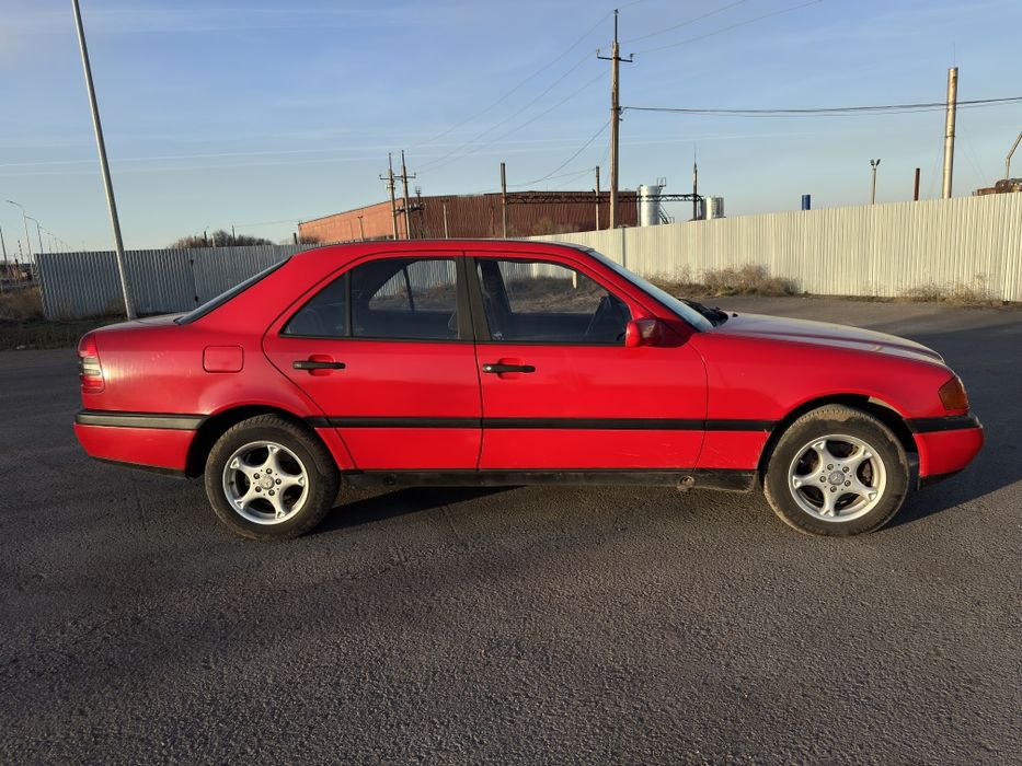 Продам mercedes w202 c180