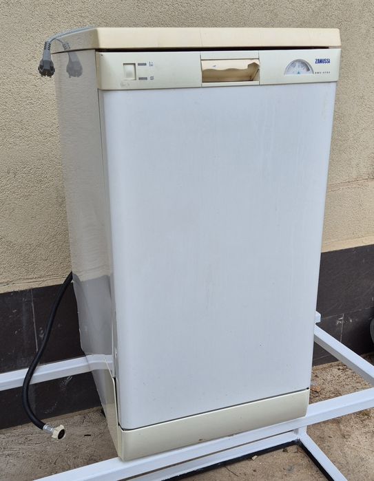 Миялния ZANUSSI свободно стояща