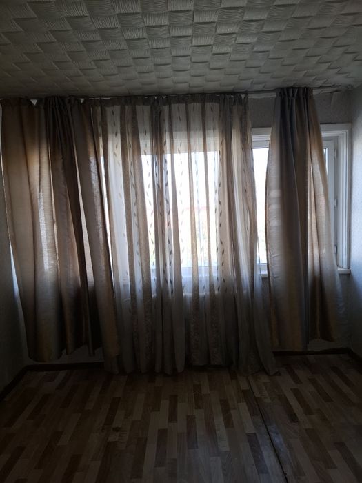 Срочно Продам шторы три штуки